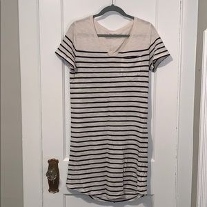 Gap White and Navy Stripe Pocket Tee Shirt Dress